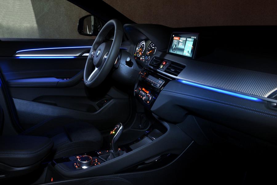 Интерьер BMW X2 M35i (F39) 2018 года  (WW) (фото 63 из 131)